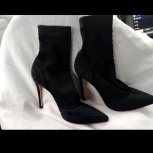 GIANVITO ROSSI  Black Pumps